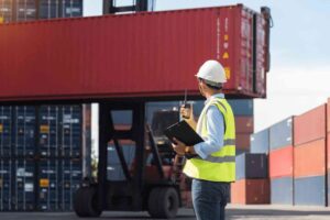 How to Handle Customs Clearance for Cargo Shipments in Dubai